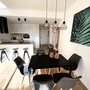 Beautiful New With Sea View Apartment