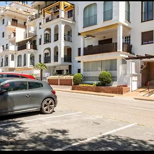 Personal Y Coqueto En Primerisima Linea De Playa, En La Costa Del Sol. Puerto De La Duquesa Apartment